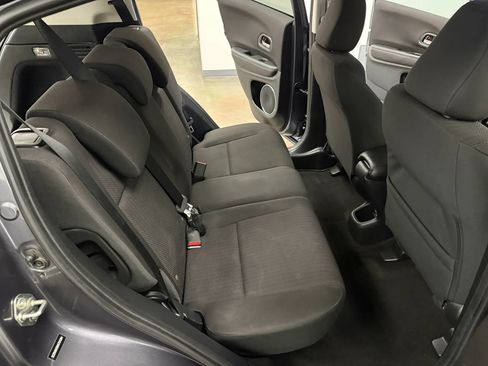 Used 2017 Honda HR-V EX image 12