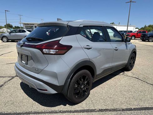 Used 2023 Nissan Kicks SV FWD image 6