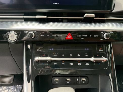 Certified 2024 Kia Carnival SX Prestige FWD image 26