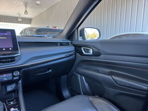 Used 2025 Jeep Compass Trailhawk image 36