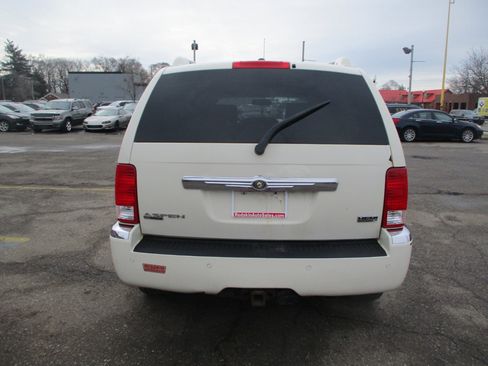 Used 2007 Chrysler Aspen Limited image 5