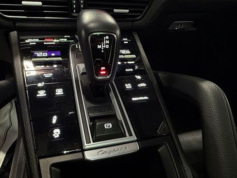Used 2022 Porsche Cayenne Platinum Edition image 33