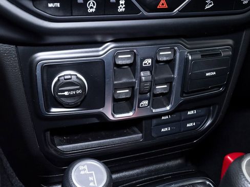 Used 2021 Jeep Wrangler Unlimited Sport AWD/4WD image 17
