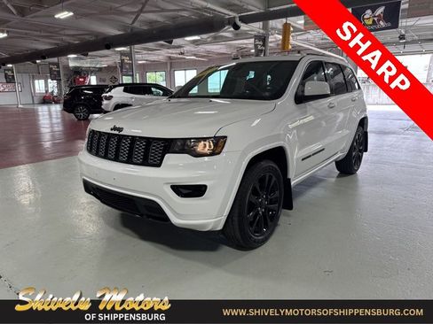 Used 2019 Jeep Grand Cherokee Altitude image 1