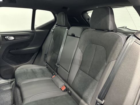 Used 2026 Volvo XC40 B5 Ultra w/ Protection Package Premier AWD/4WD image 30