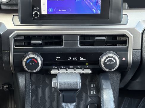 Certified 2025 Toyota 4Runner SR5 AWD/4WD image 15
