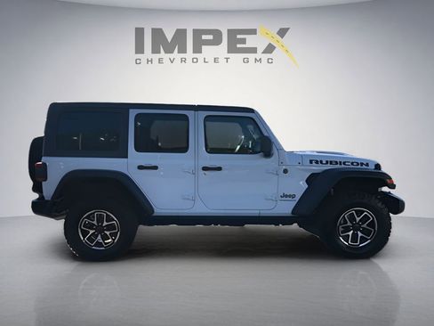 Used 2025 Jeep Wrangler Unlimited Rubicon AWD/4WD image 7