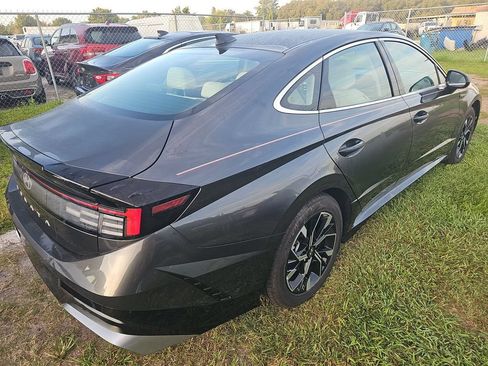 Used 2024 Hyundai Sonata SEL FWD image 3
