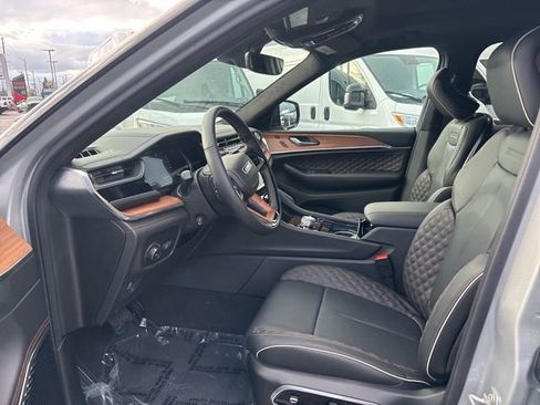 New 2025 Jeep Grand Cherokee L Summit image 14