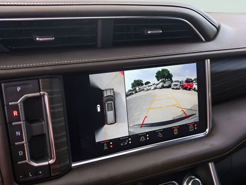 Used 2023 GMC Yukon Denali w/ Denali Reserve Package RWD image 20