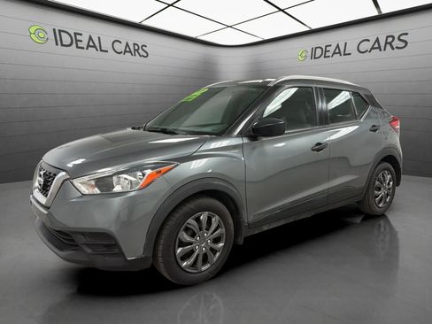 Used 2019 Nissan Kicks S FWD image 1