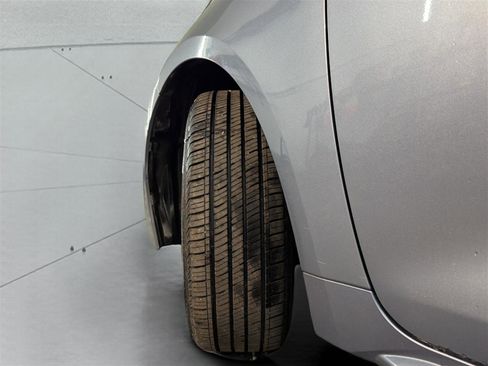 Used 2021 Toyota Corolla LE FWD image 30