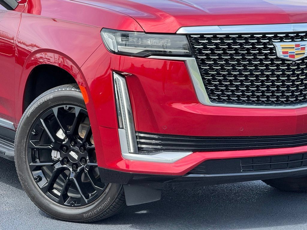 Used 2022 Cadillac Escalade Luxury AWD/4WD image 12