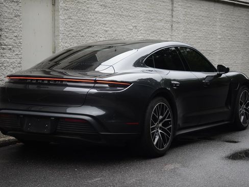 Used 2021 Porsche Taycan RWD image 7