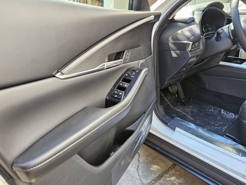 New 2025 MAZDA CX-30 AWD 2.5 S w/ Preferred Package image 16