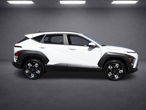 Used 2024 Hyundai Kona SEL image 3