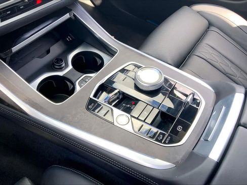 Used 2024 BMW X7 xDrive40i w/ Executive Package image 17