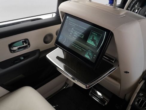 Used 2021 Rolls-Royce Cullinan Black Badge AWD/4WD image 29
