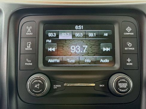 Used 2018 Jeep Cherokee Latitude w/ Altitude Package FWD image 14
