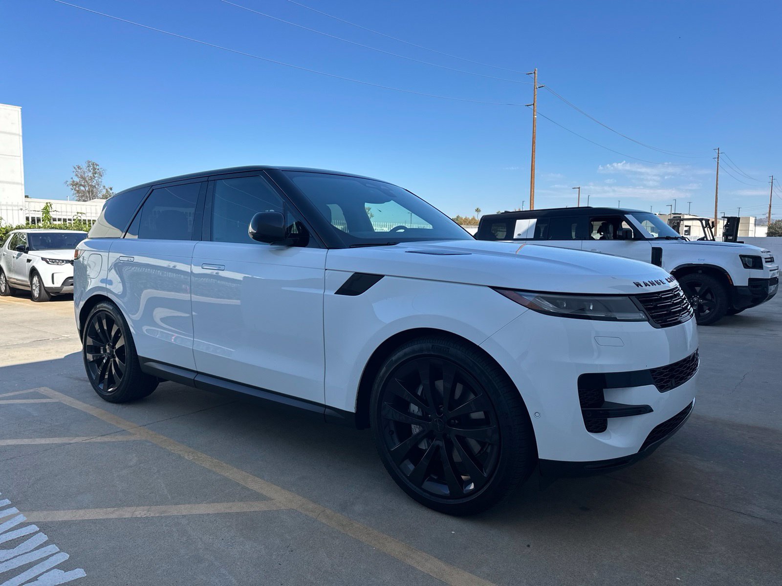 Used 2026 Land Rover Range Rover Sport SE AWD/4WD image 2