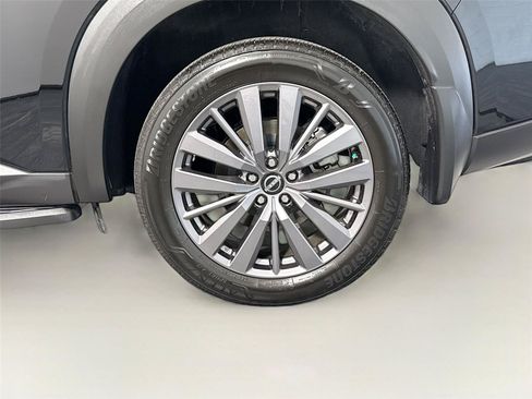 Used 2023 Nissan Pathfinder SL w/ SL Premium Package FWD image 35