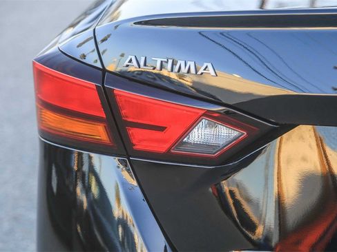 Used 2024 Nissan Altima 2.5 SR image 9