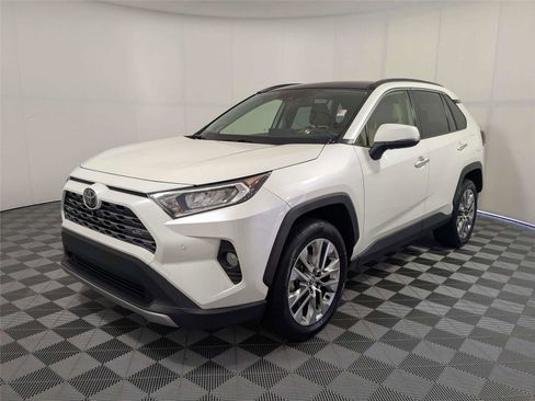 Used 2021 Toyota RAV4 Limited FWD image 2