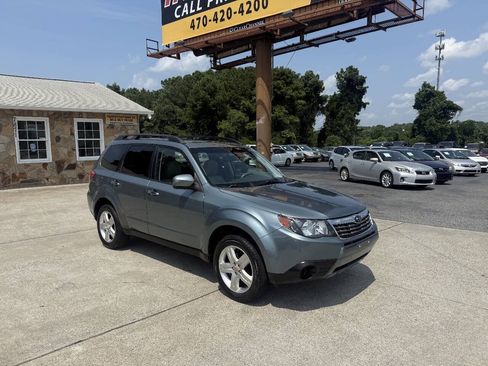 Used 2010 Subaru Forester 2.5X Premium w/ Popular Equipment Group 5B AWD/4WD image 9