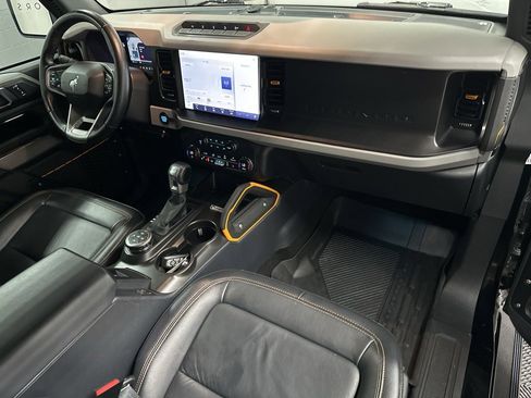 Used 2023 Ford Bronco Badlands image 12