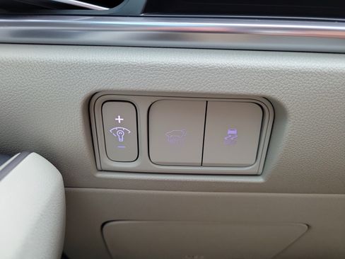 Certified 2025 Kia Sorento EX FWD image 25