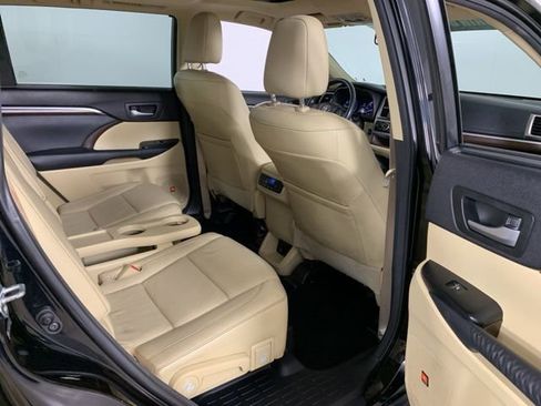 Used 2014 Toyota Highlander Limited image 41