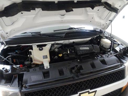 Used 2018 Chevrolet Express 2500 w/ Driver Convenience Package RWD image 35