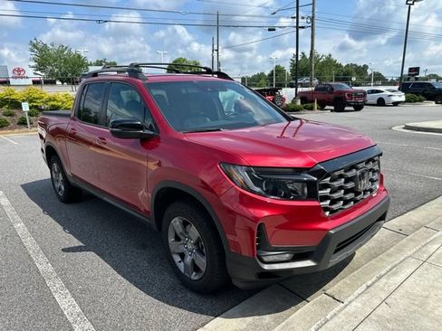Used 2025 Honda Ridgeline TrailSport image 3