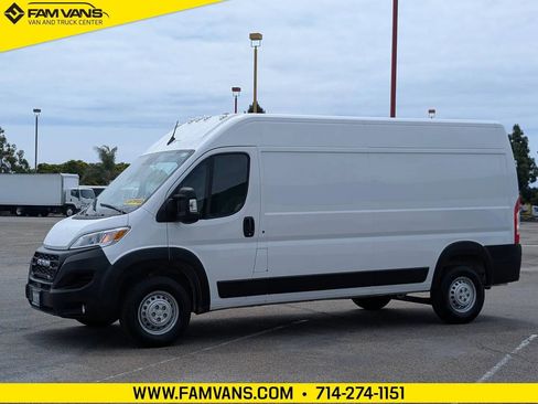 Used 2026 RAM ProMaster 2500 w/ Convenience Group FWD image 3