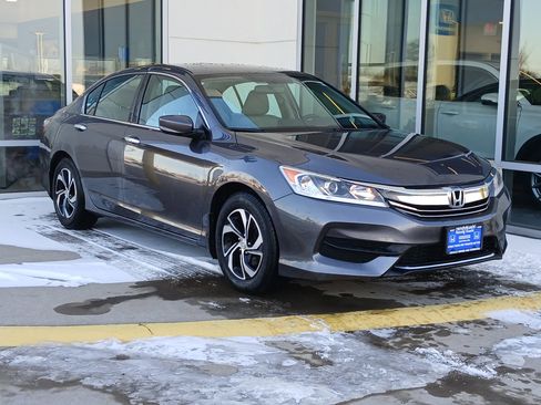 Used 2017 Honda Accord LX image 4