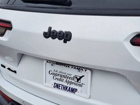 Certified 2023 Jeep Grand Cherokee L Laredo AWD/4WD image 30