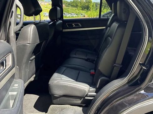 Used 2016 Ford Explorer XLT w/ Equipment Group 202A AWD/4WD image 23