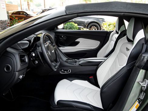 Used 2023 Aston Martin DBS Superleggera Volante RWD image 16