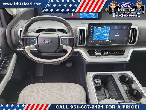 Certified 2025 Ford Expedition Platinum w/ Driver's Package AWD/4WD image 5