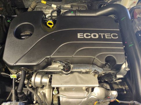 Used 2022 Chevrolet Equinox LS w/ LS Convenience Package FWD image 30