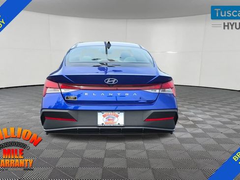 Used 2024 Hyundai Elantra SEL FWD image 7