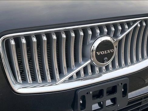 Used 2024 Volvo XC90 B6 Plus w/ Protection Package Premier image 30