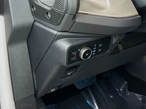 Used 2025 Ford Bronco Outer Banks image 10