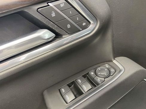 Used 2025 GMC Sierra 1500 SLT image 17