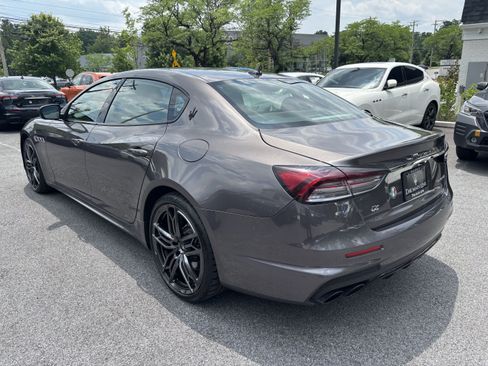 Used 2022 Maserati Quattroporte Modena Q4 AWD/4WD image 3