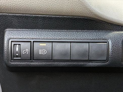 Used 2022 Toyota Corolla LE image 10