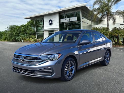 Used 2023 Volkswagen Jetta SE w/ Panoramic Sunroof Package image 1