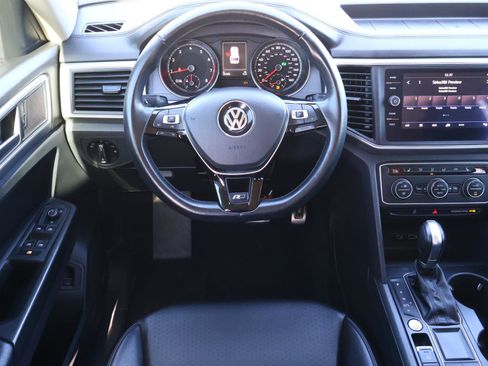 Used 2018 Volkswagen Atlas SE w/ R-Line Package image 9