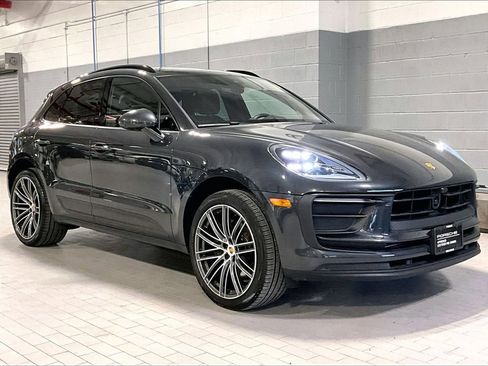 Certified 2024 Porsche Macan image 7