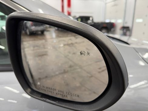 Used 2024 Buick Encore GX Avenir image 28